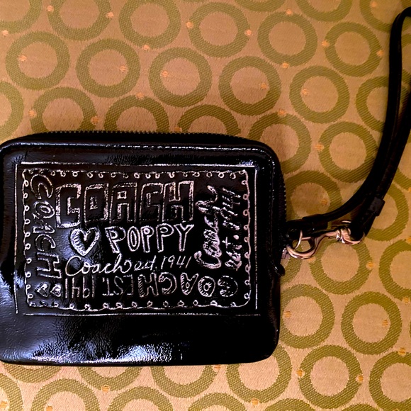 Coach Poppy wristlet - Picture 1 of 3